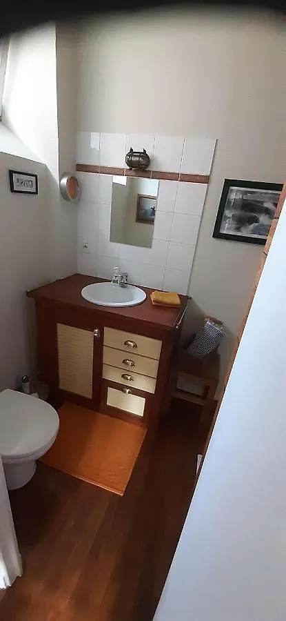 Chambre D'Hote Le Jardin De L'Esplanade Rennes Centre Et Gare 0*,  France